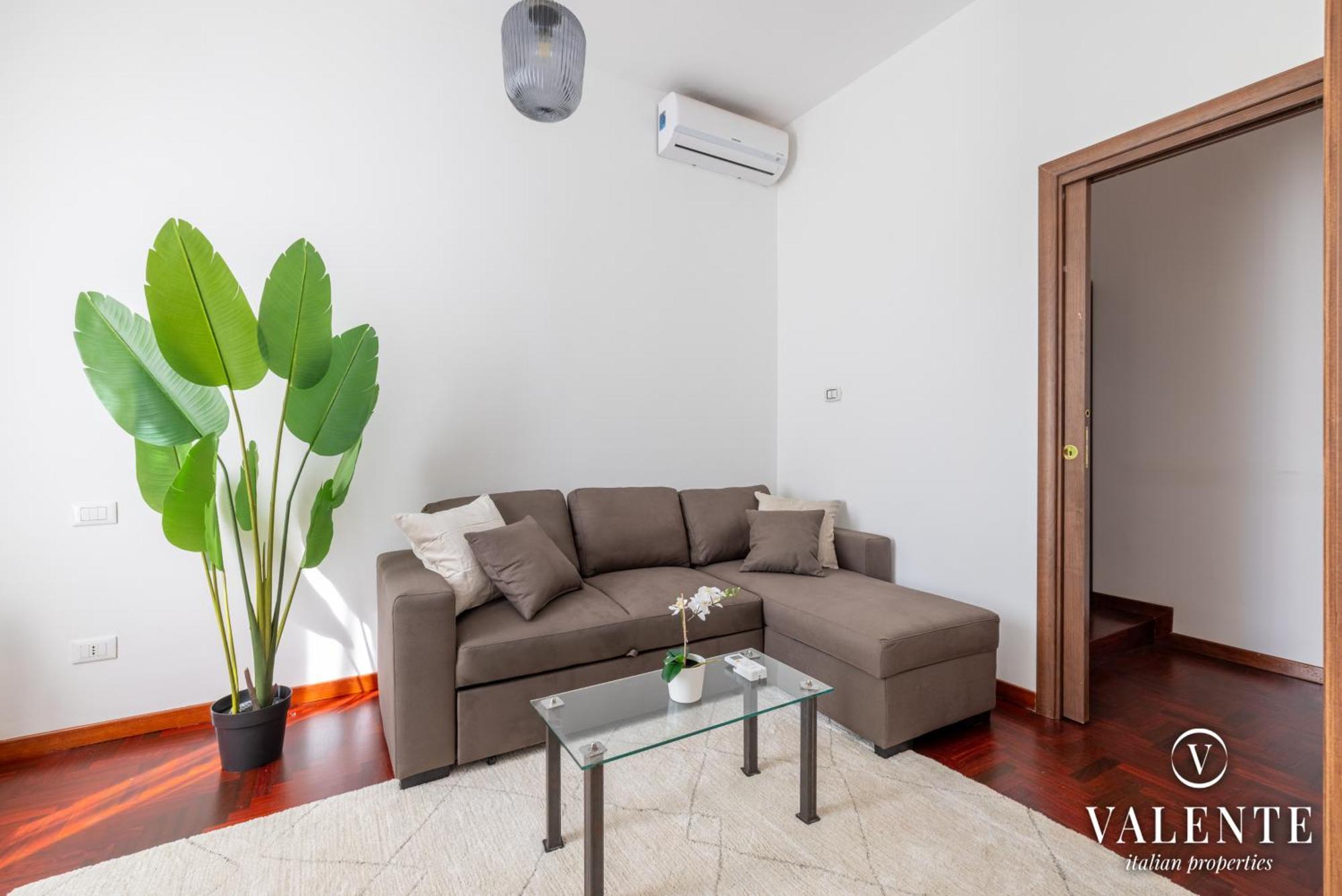 Comfy And Elegant Apartment Rom